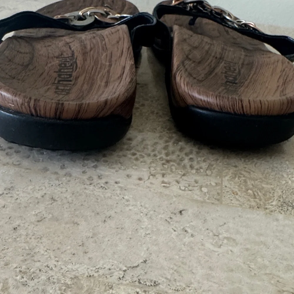 Orthaheel Black and Red Sandals - Picture 4 of 4